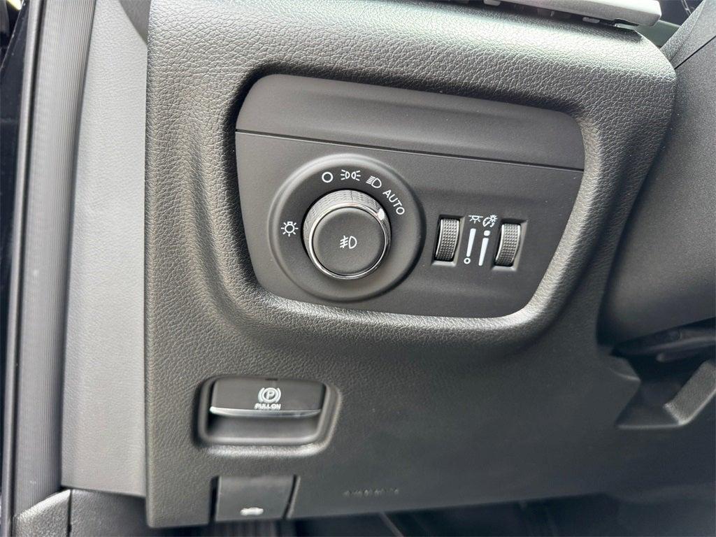 new 2025 Jeep Grand Cherokee car, priced at $39,931