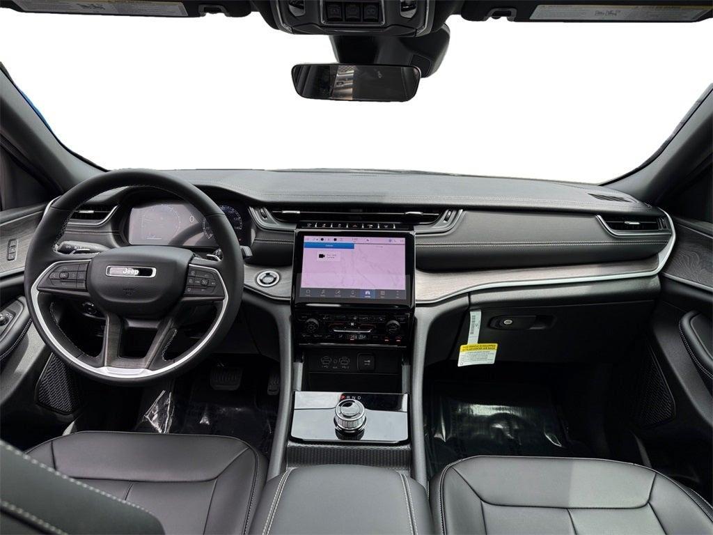 new 2025 Jeep Grand Cherokee car, priced at $39,931
