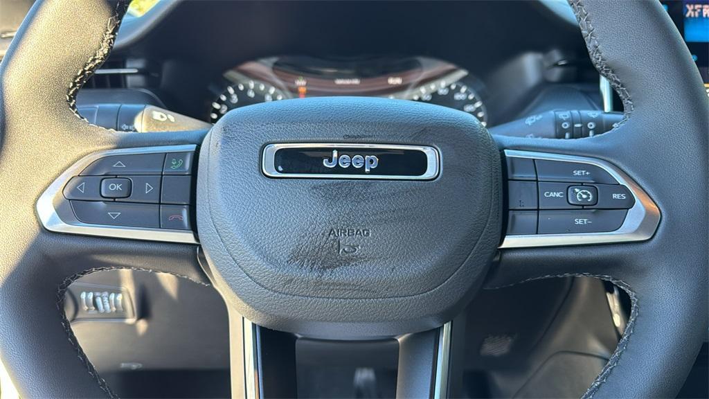 new 2025 Jeep Compass car, priced at $25,999