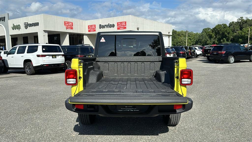 new 2024 Jeep Gladiator car, priced at $45,250