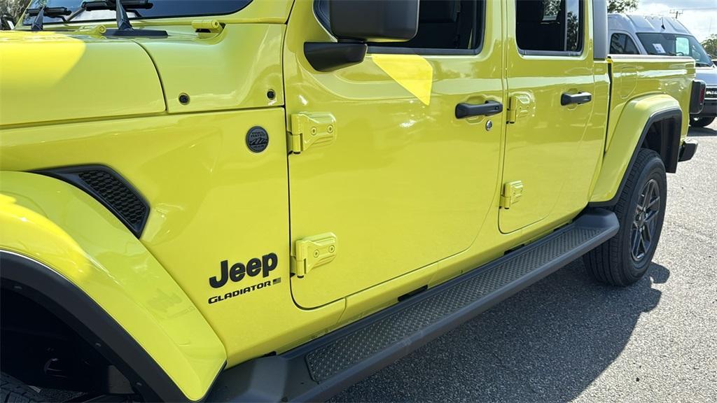 new 2024 Jeep Gladiator car, priced at $45,250