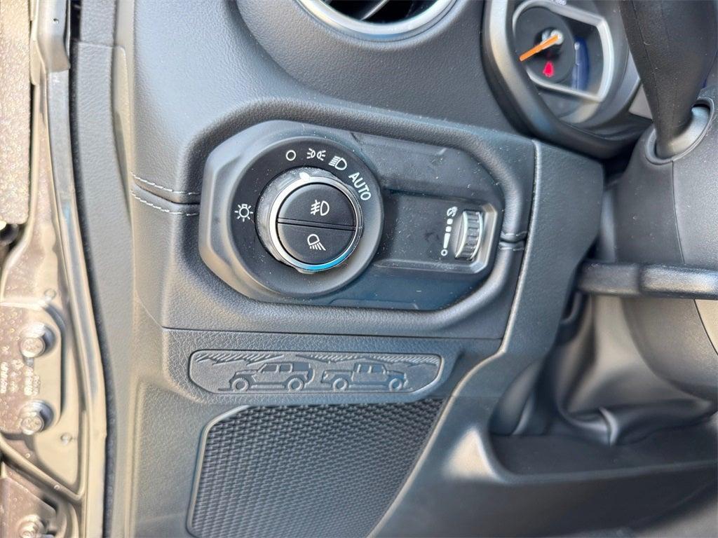 new 2025 Jeep Gladiator car, priced at $46,222