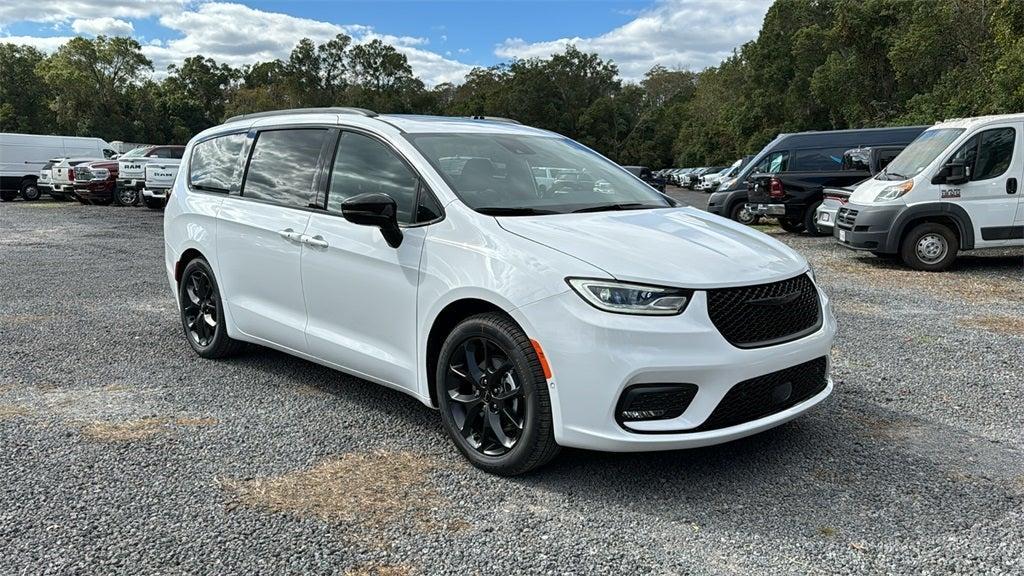 new 2025 Chrysler Pacifica car, priced at $53,496