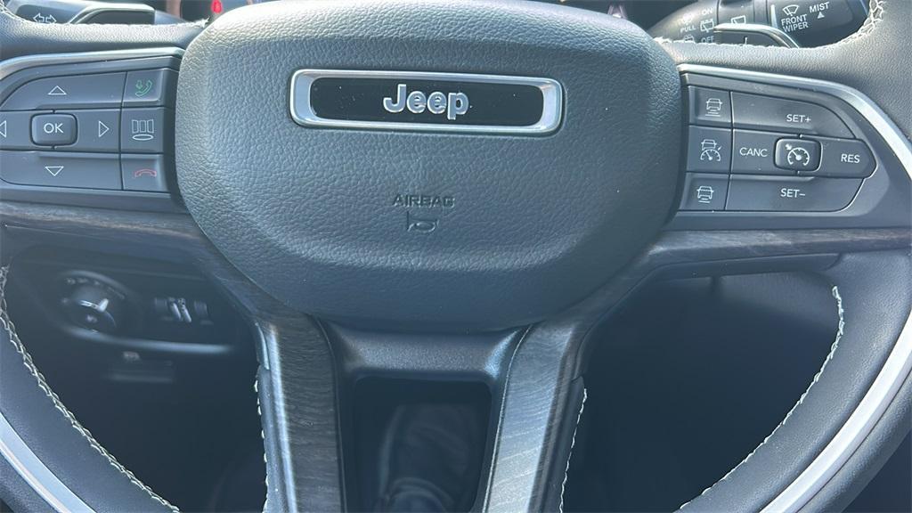 used 2023 Jeep Grand Cherokee car, priced at $36,060