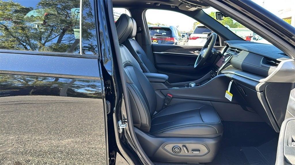 new 2025 Jeep Grand Cherokee car, priced at $42,540