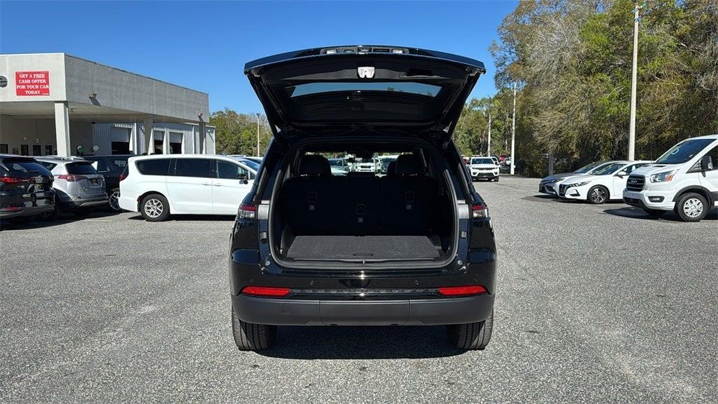 new 2025 Jeep Grand Cherokee car, priced at $42,540