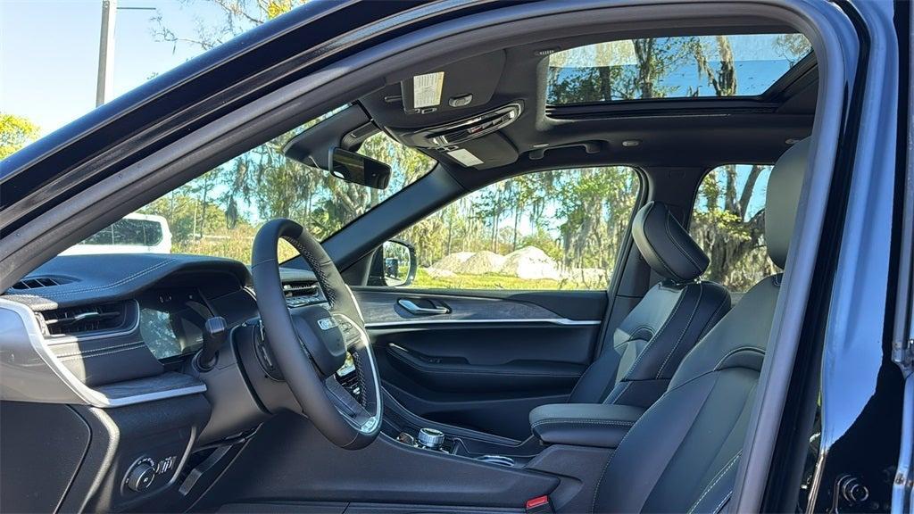 new 2025 Jeep Grand Cherokee car, priced at $42,540