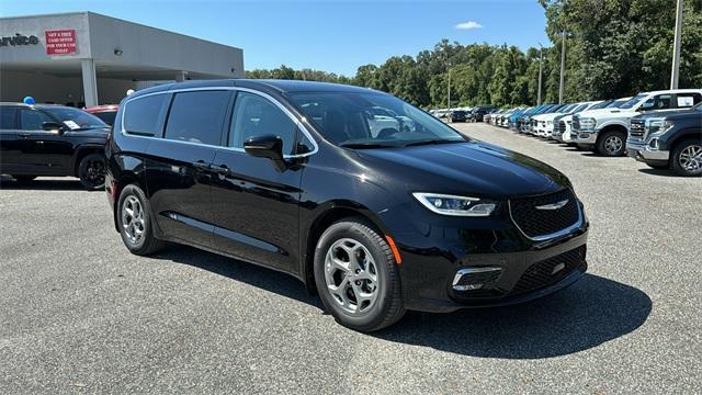 new 2024 Chrysler Pacifica car, priced at $48,140