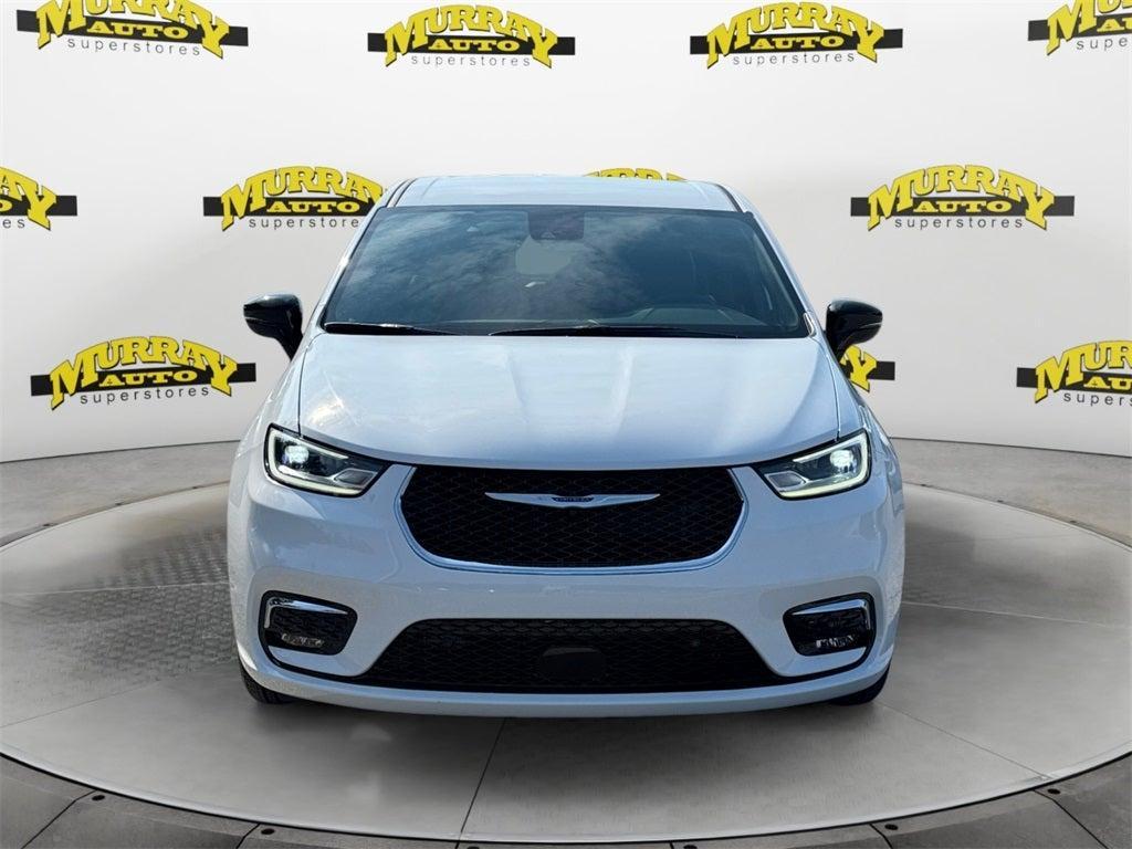 new 2026 Chrysler Pacifica car, priced at $35,242