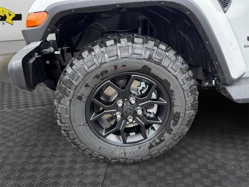 new 2025 Jeep Gladiator car, priced at $45,669