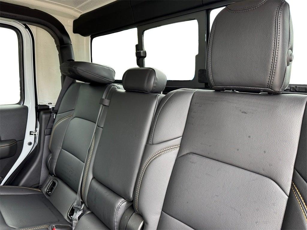 new 2025 Jeep Gladiator car, priced at $45,669
