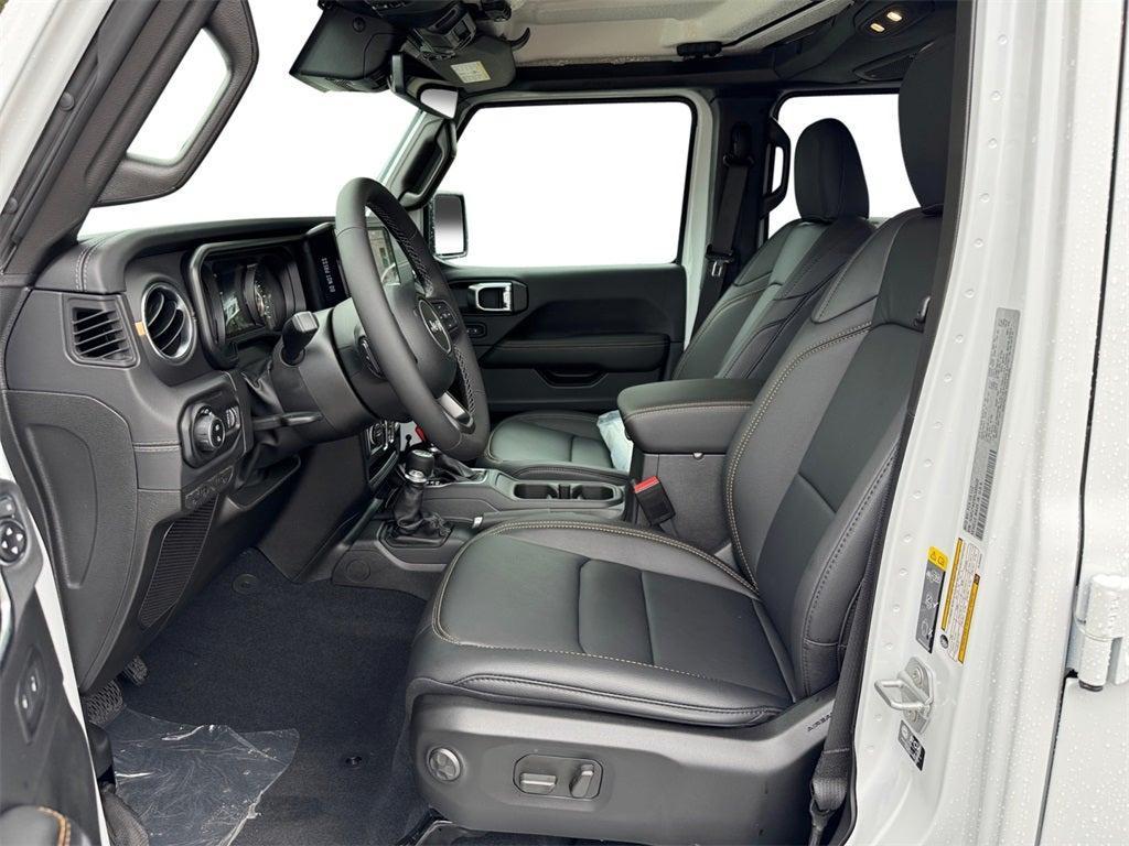 new 2025 Jeep Gladiator car, priced at $45,669