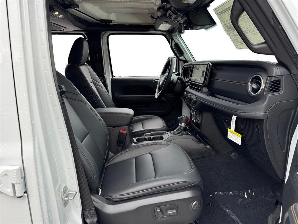new 2025 Jeep Gladiator car, priced at $45,669