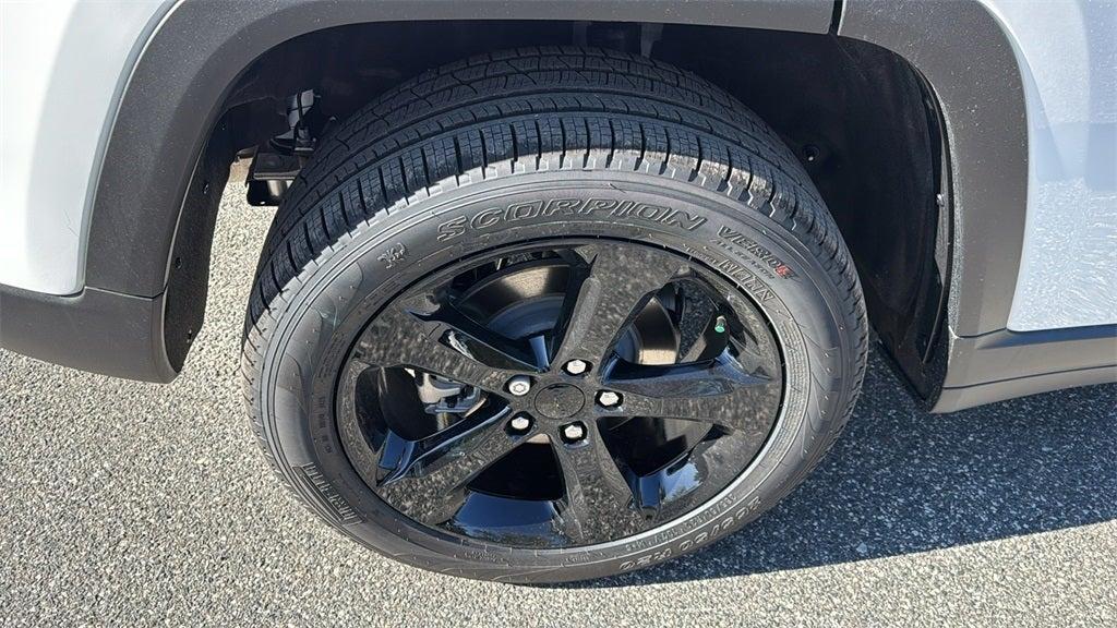 new 2025 Jeep Grand Cherokee car, priced at $44,504