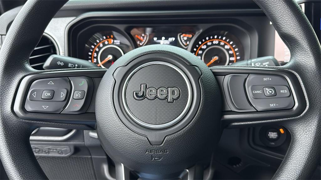 new 2025 Jeep Gladiator car, priced at $38,614