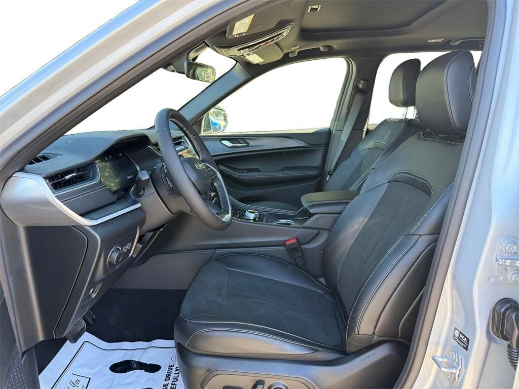 new 2025 Jeep Grand Cherokee car, priced at $38,478