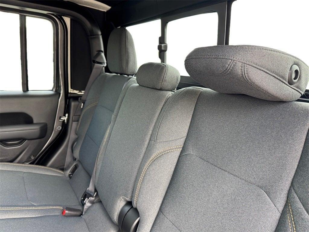 new 2025 Jeep Gladiator car, priced at $47,521