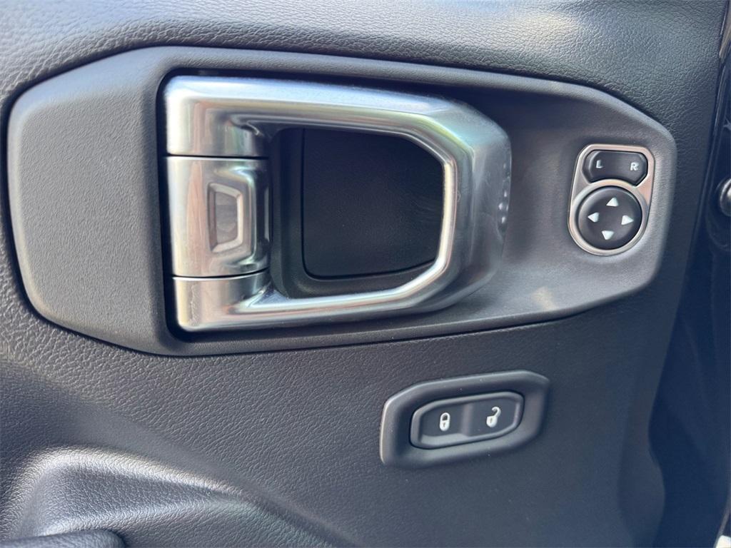 new 2025 Jeep Wrangler car, priced at $36,773