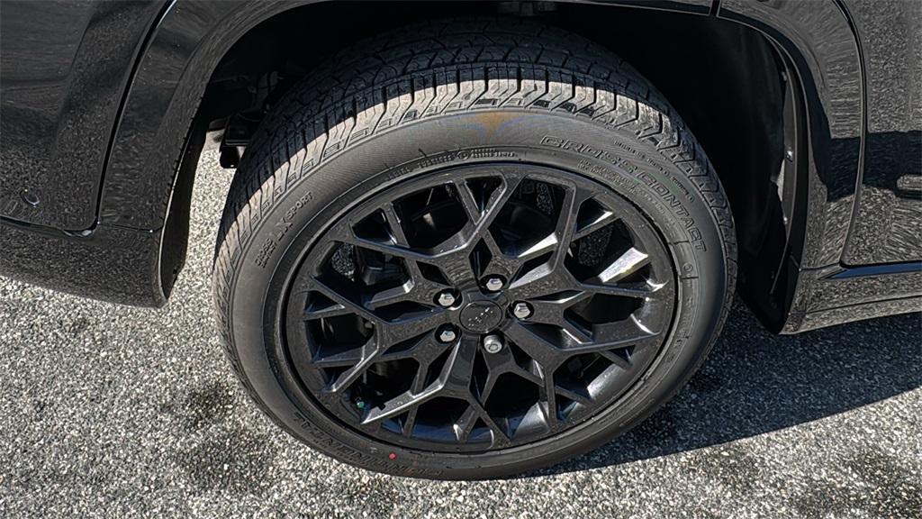 new 2025 Jeep Grand Cherokee car, priced at $68,934