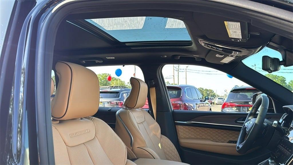 new 2025 Jeep Grand Cherokee car, priced at $65,102
