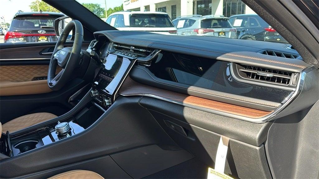 new 2025 Jeep Grand Cherokee car, priced at $65,102