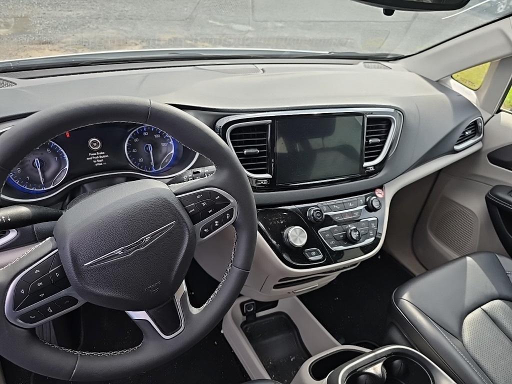 used 2024 Chrysler Pacifica car, priced at $30,255