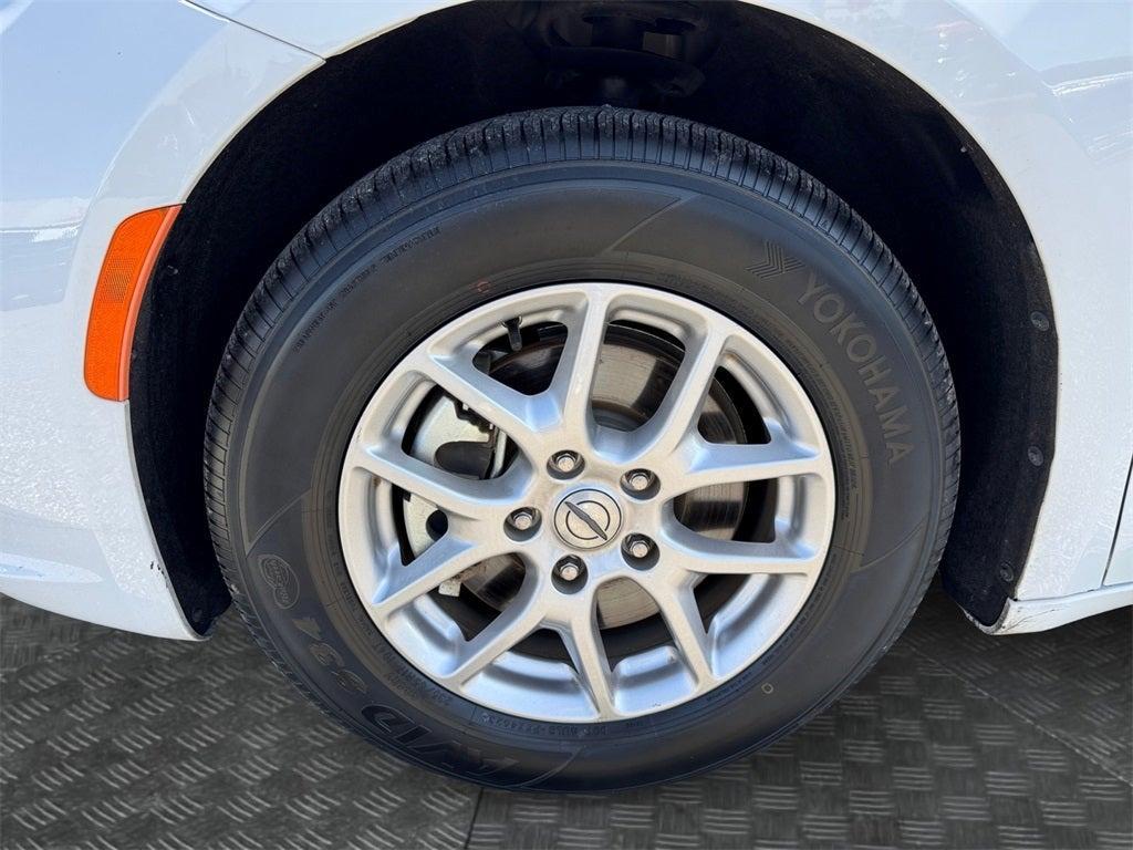 used 2024 Chrysler Pacifica car, priced at $27,245