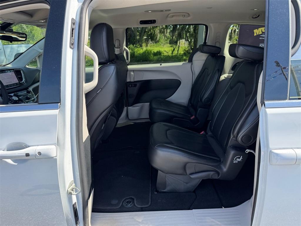 used 2024 Chrysler Pacifica car, priced at $28,000