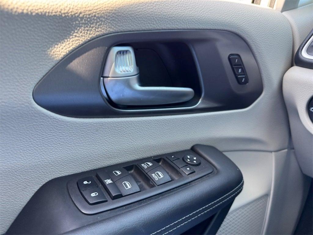 used 2024 Chrysler Pacifica car, priced at $27,245