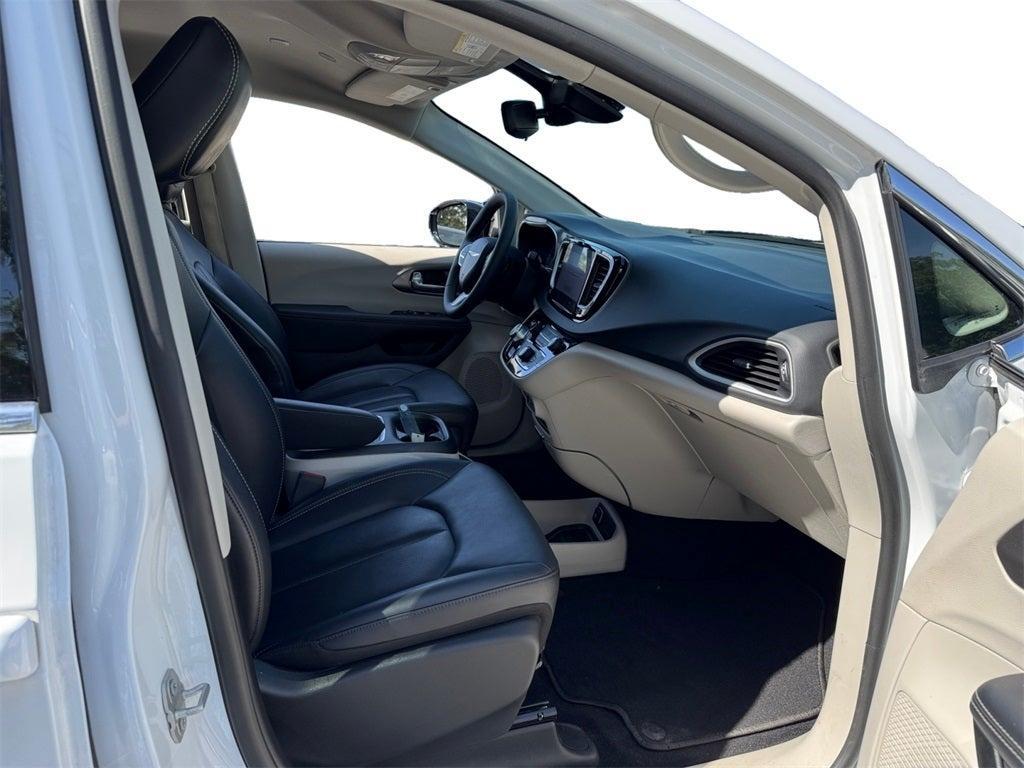 used 2024 Chrysler Pacifica car, priced at $27,245
