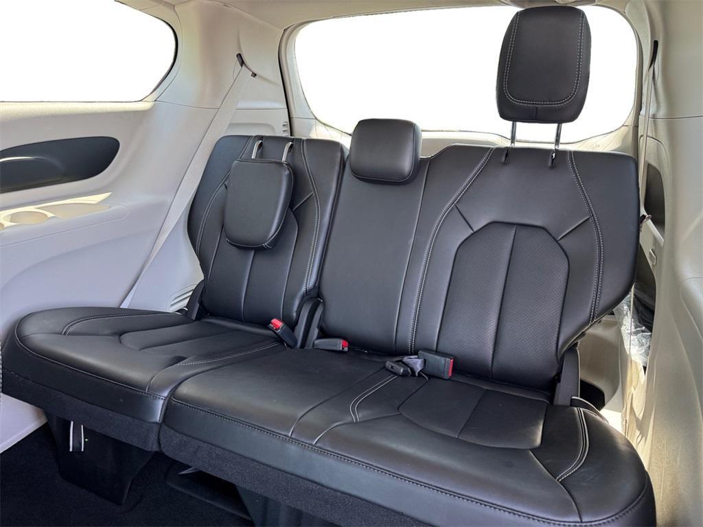 used 2024 Chrysler Pacifica car, priced at $28,000