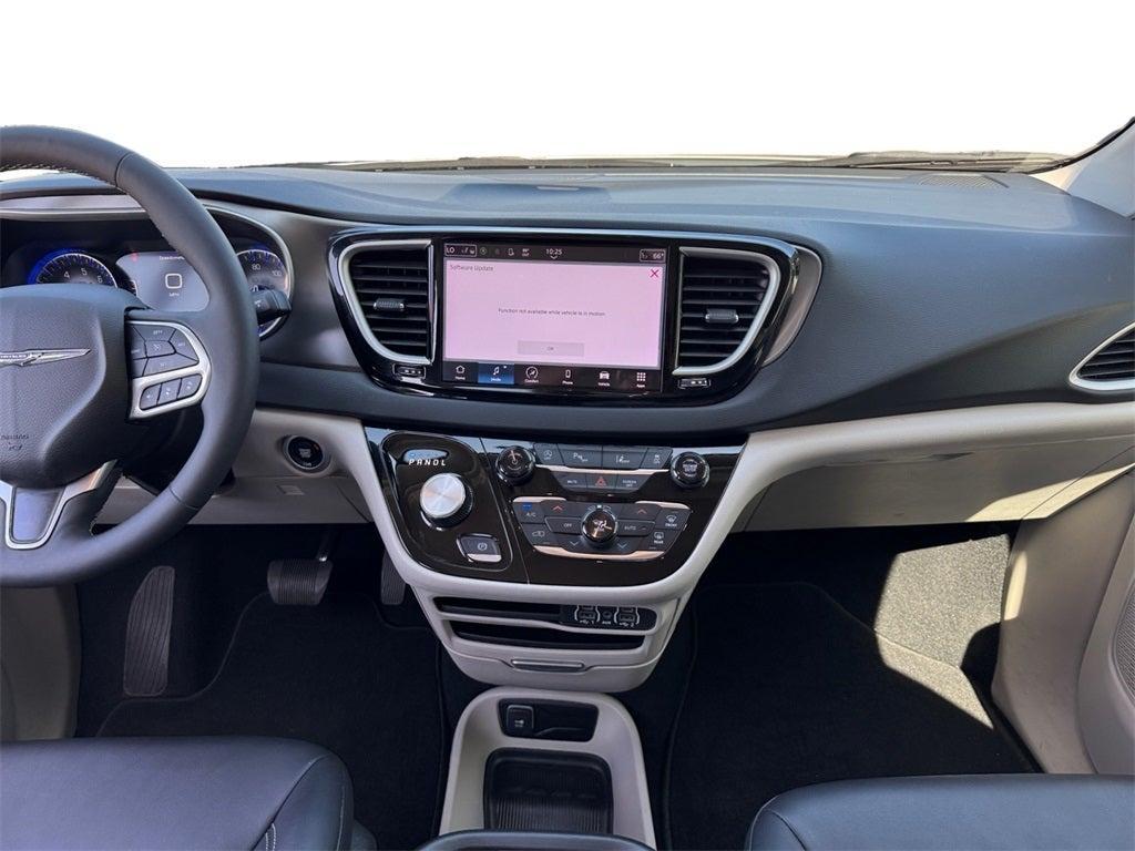 used 2024 Chrysler Pacifica car, priced at $27,245