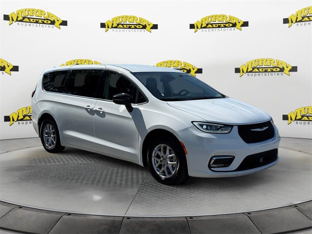 used 2024 Chrysler Pacifica car, priced at $27,245