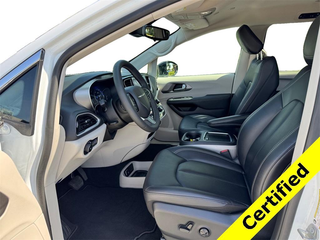 used 2024 Chrysler Pacifica car, priced at $26,909
