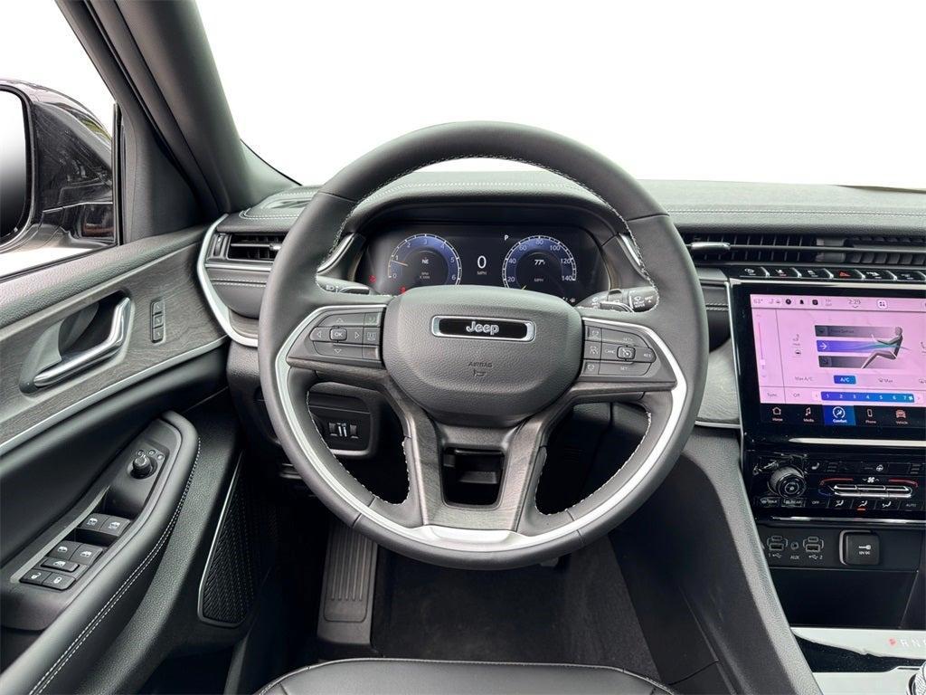 new 2025 Jeep Grand Cherokee car, priced at $41,322