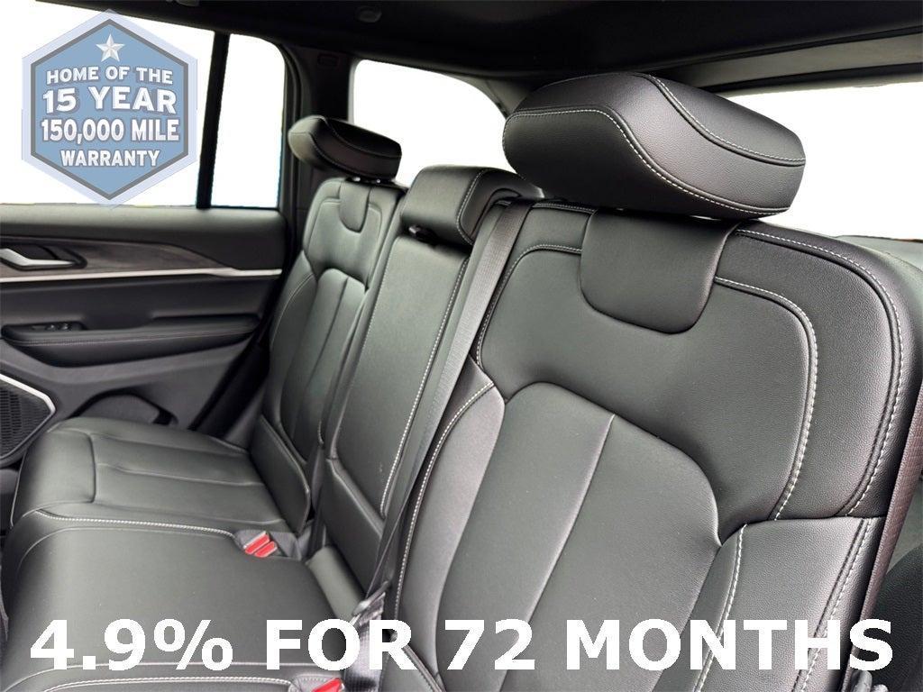 new 2025 Jeep Grand Cherokee car, priced at $37,186
