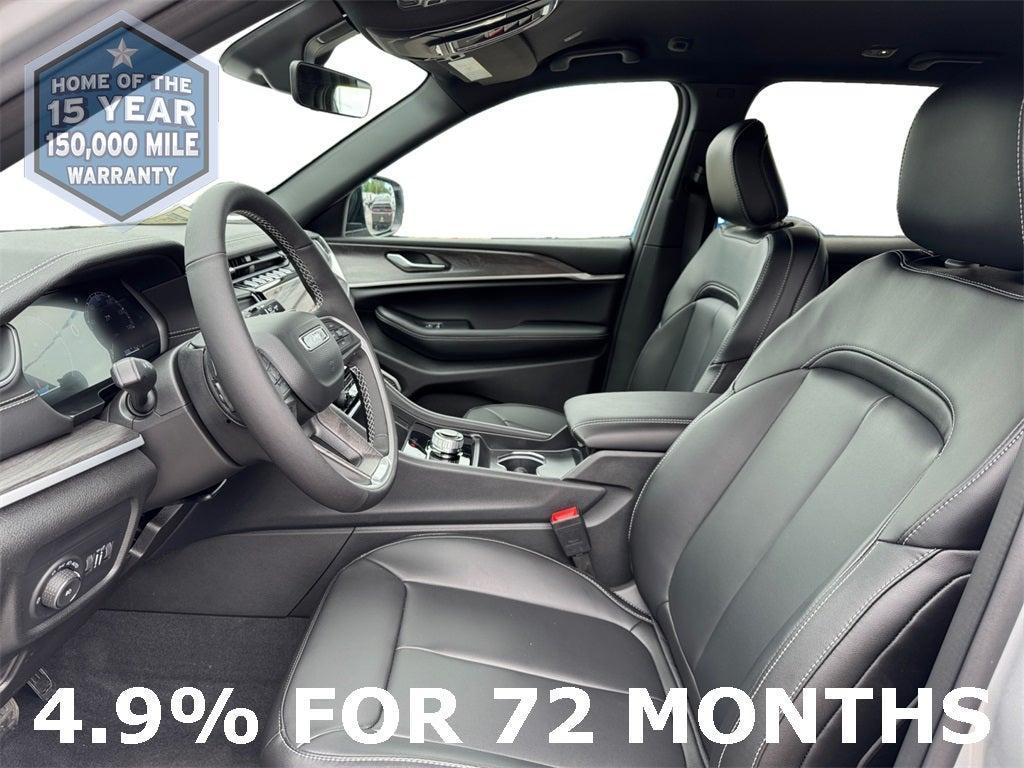 new 2025 Jeep Grand Cherokee car, priced at $37,186