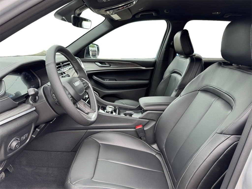 new 2025 Jeep Grand Cherokee car, priced at $41,322