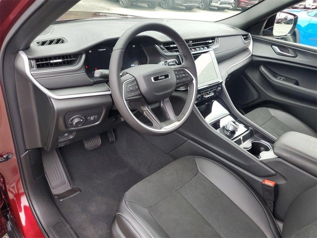 new 2025 Jeep Grand Cherokee car, priced at $38,478