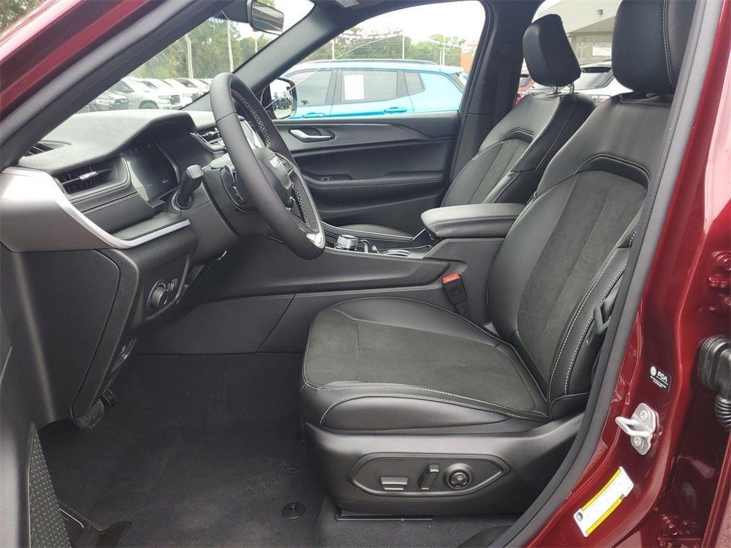 new 2025 Jeep Grand Cherokee car, priced at $38,478