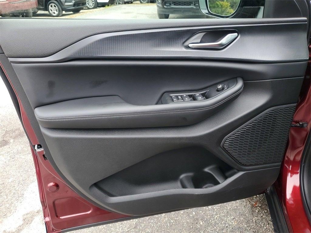 new 2025 Jeep Grand Cherokee car, priced at $38,478