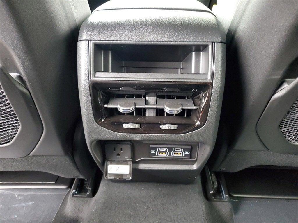 new 2025 Jeep Grand Cherokee car, priced at $38,478