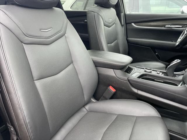 used 2022 Cadillac XT5 car, priced at $38,887