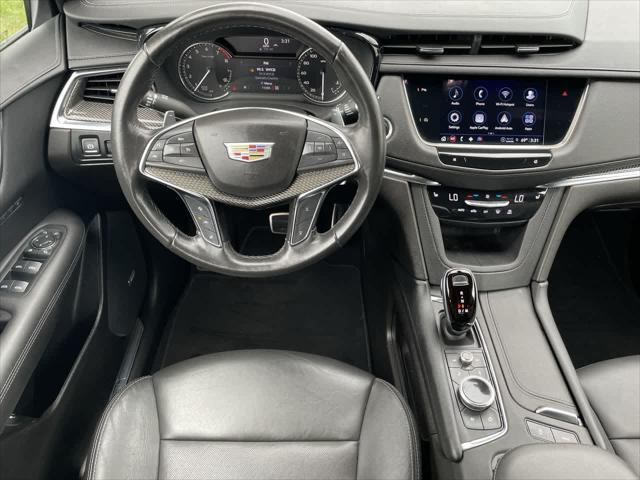 used 2022 Cadillac XT5 car, priced at $38,887
