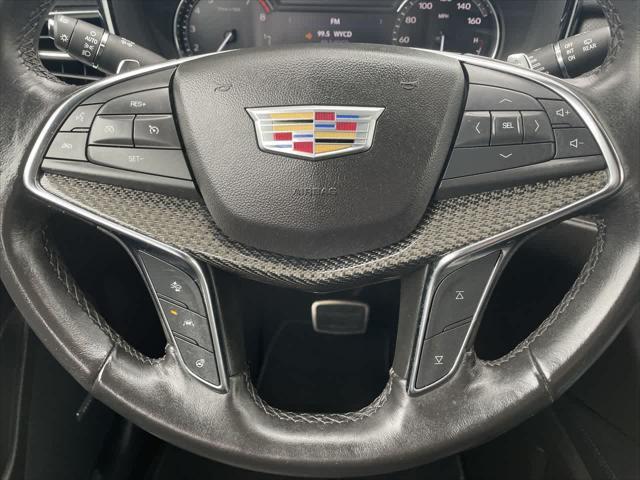 used 2022 Cadillac XT5 car, priced at $38,887