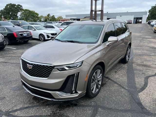 used 2023 Cadillac XT6 car, priced at $38,987