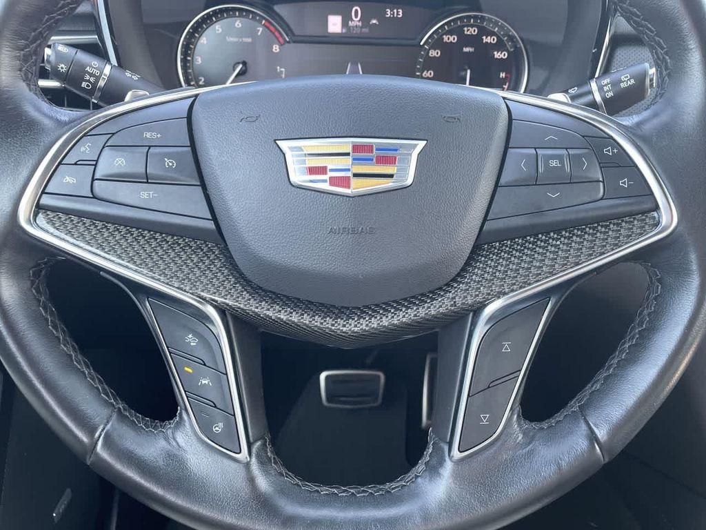 used 2023 Cadillac XT5 car, priced at $32,887