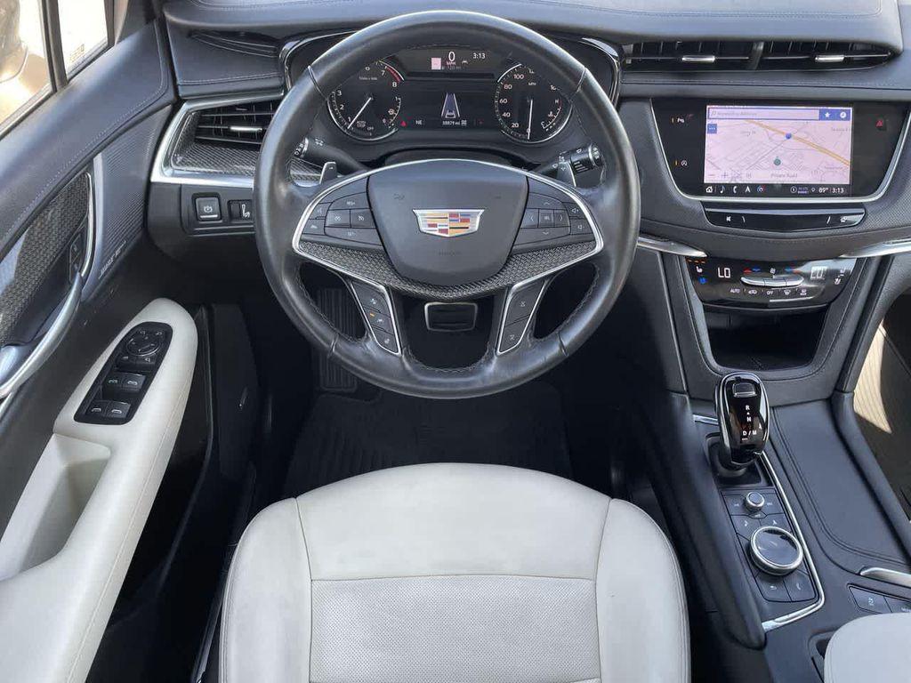 used 2023 Cadillac XT5 car, priced at $32,887