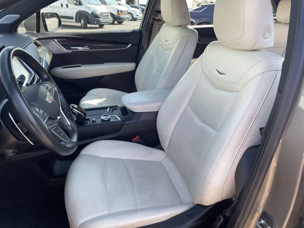 used 2023 Cadillac XT5 car, priced at $32,887
