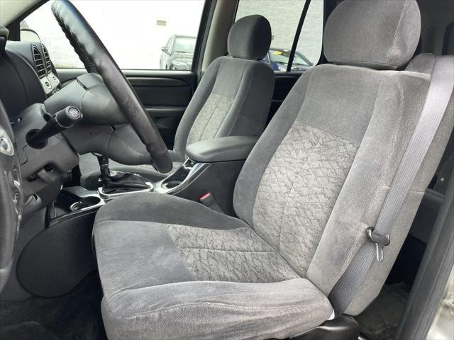used 2006 GMC Envoy car, priced at $3,777